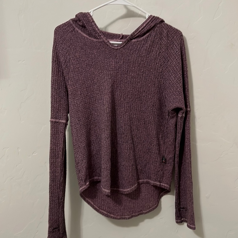 Long sleeve hooded shirt